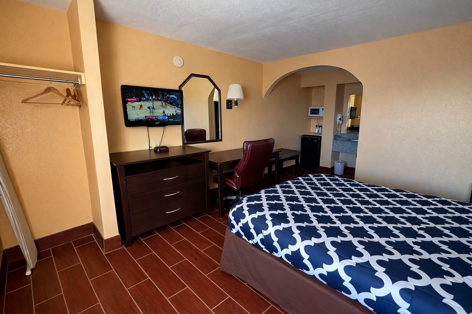 1 Queen Bed Room — Queen room with microwave and mini-fridge